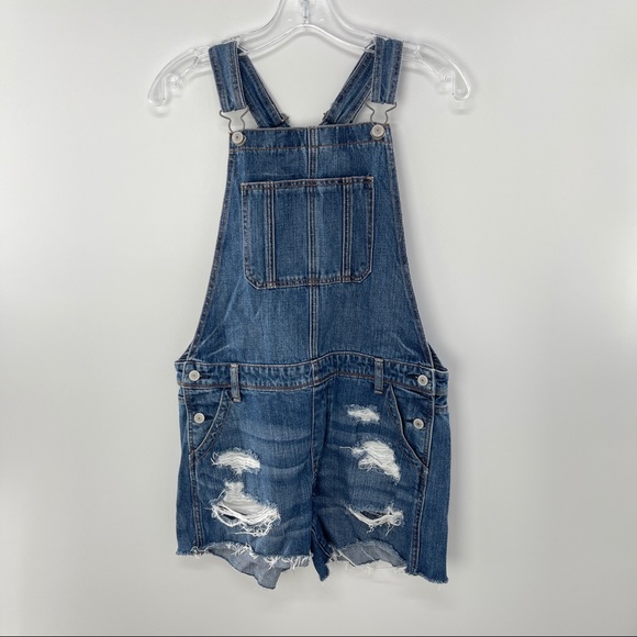 American Eagle Outfitters Dresses & Skirts - American Eagle Distressed Tomgirl Short Overalls